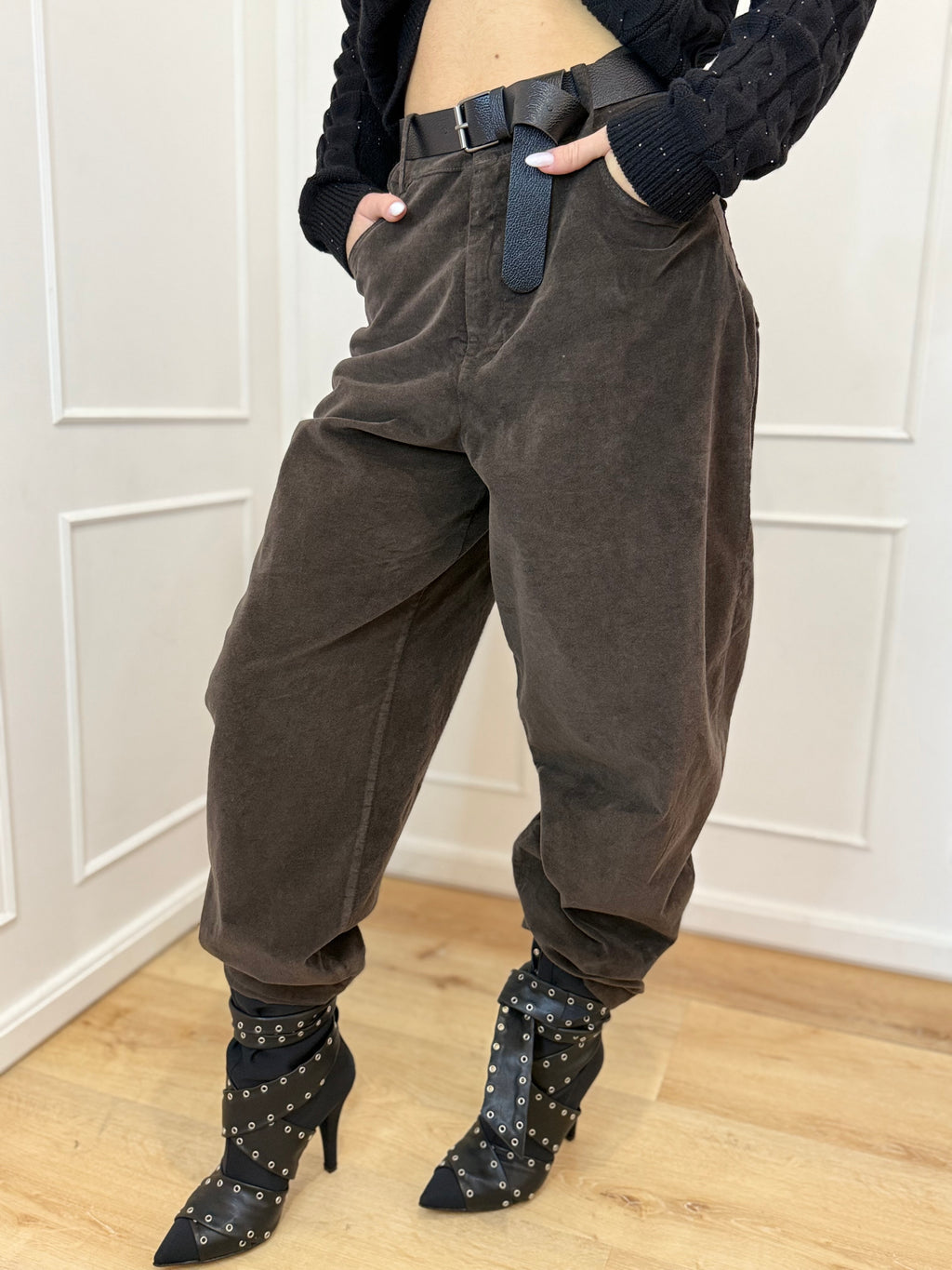 Pantalone uovo con cintura susymix