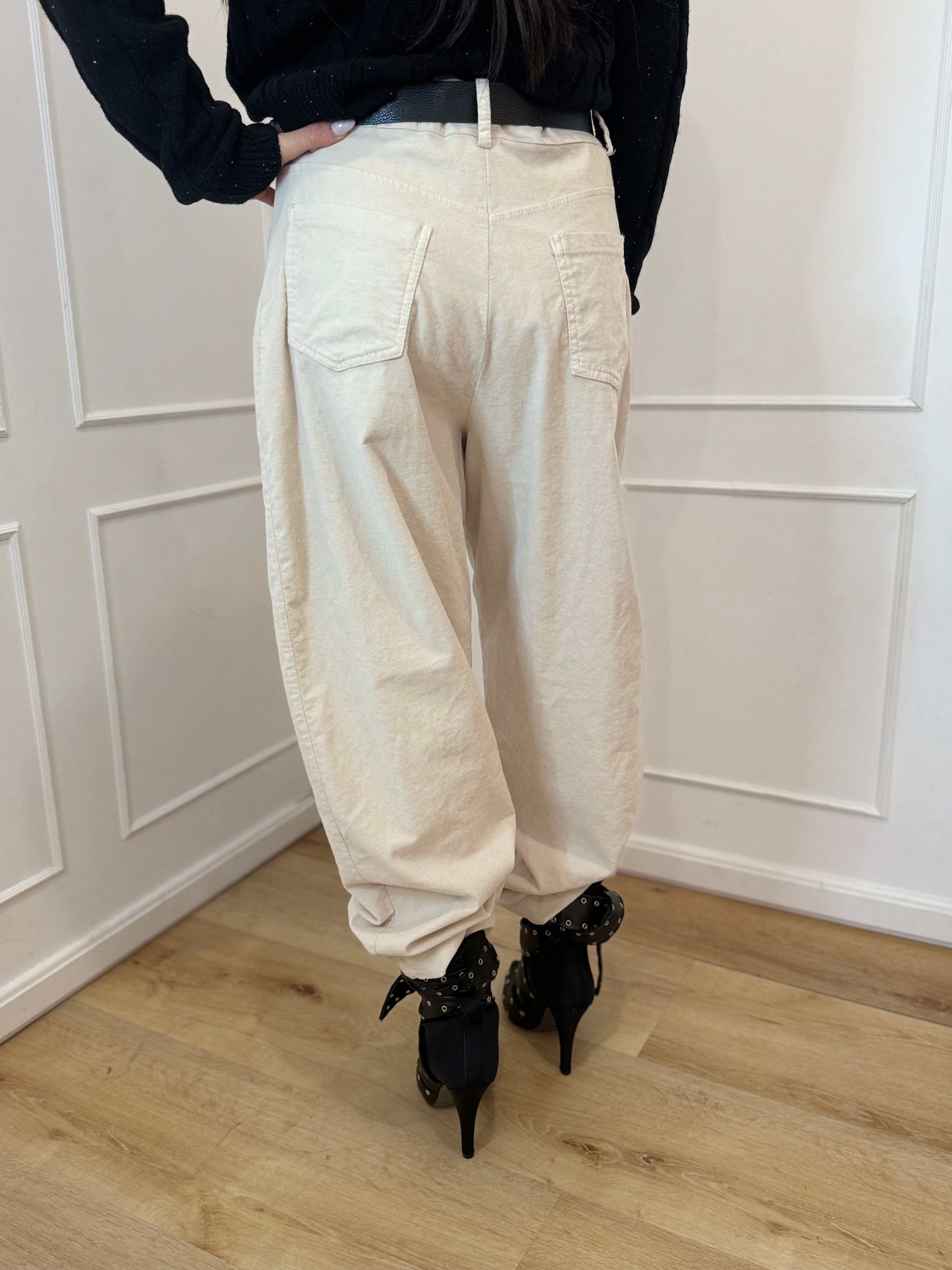 Pantalone uovo con cintura susymix