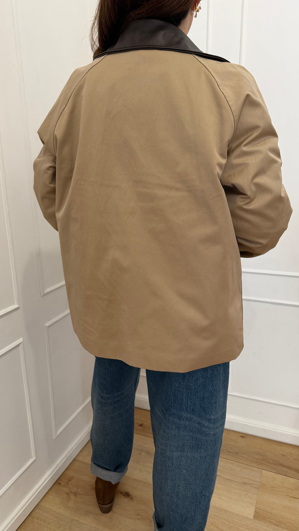 Trench militare beige vicolo