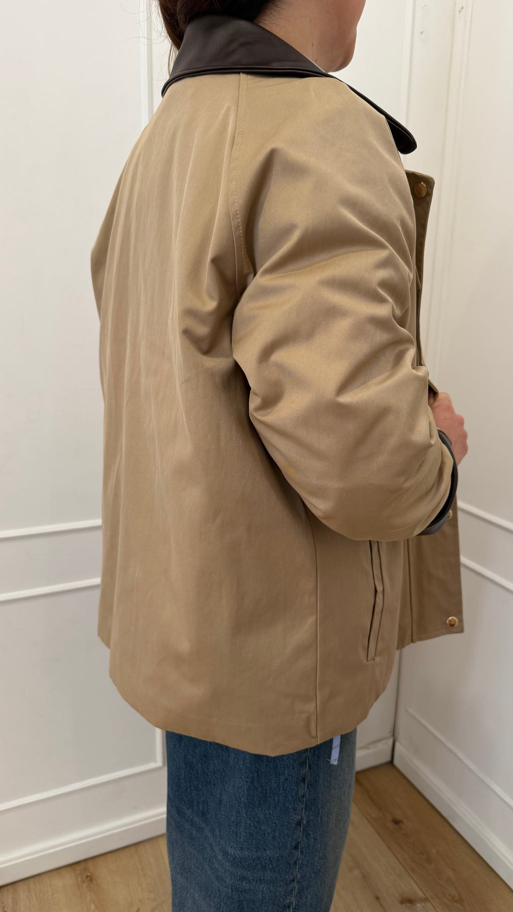 Trench militare beige vicolo