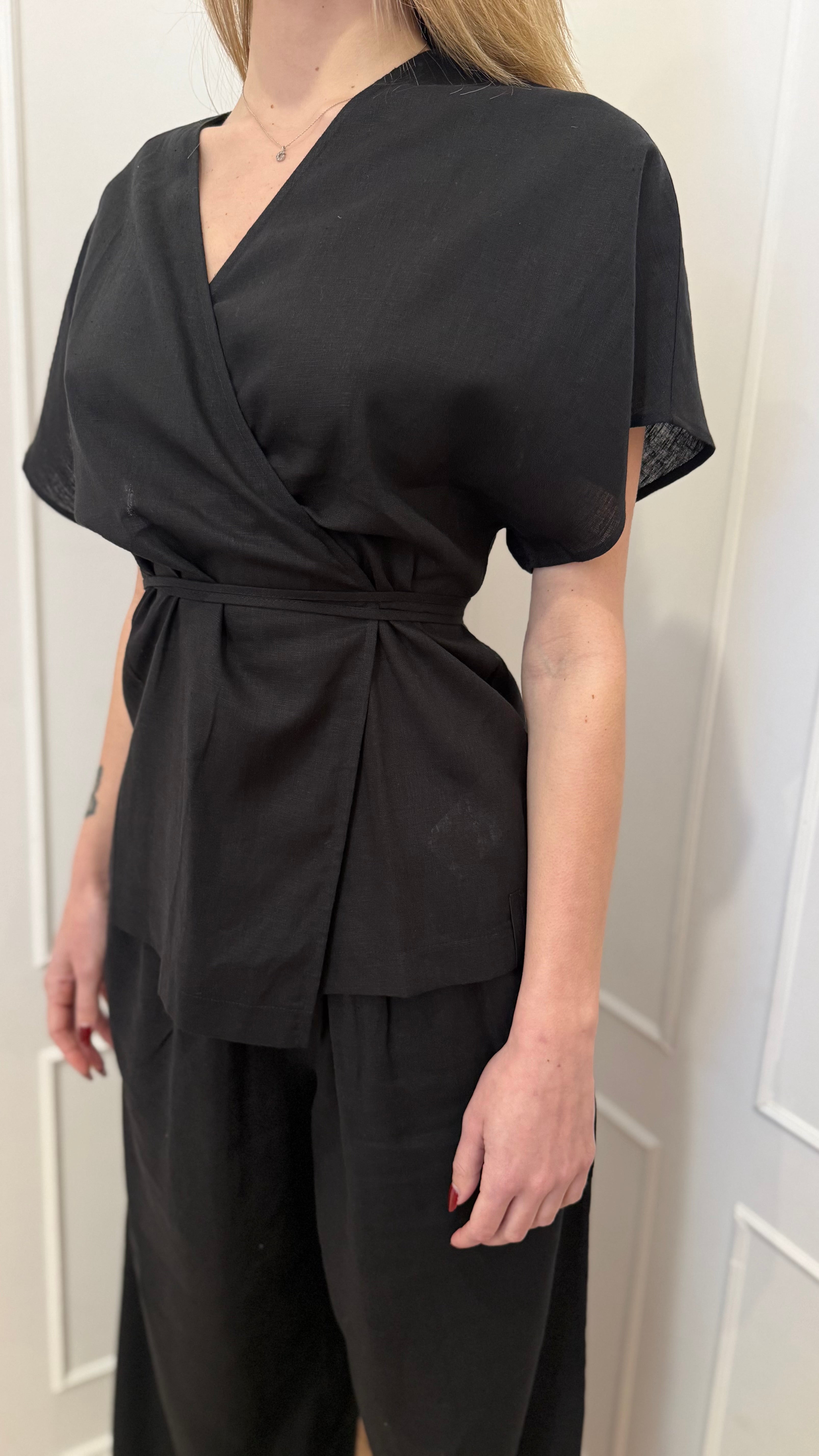 Camicia in lino nera Hinnominate