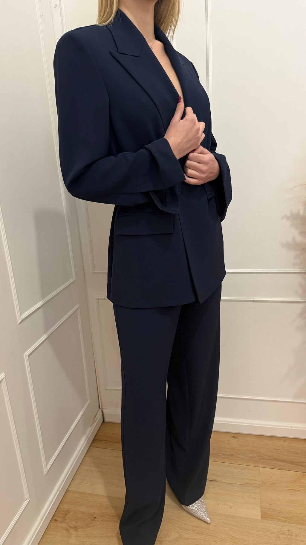 Tailleur con cintura blu kontatto