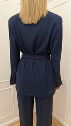 Tailleur con cintura blu kontatto