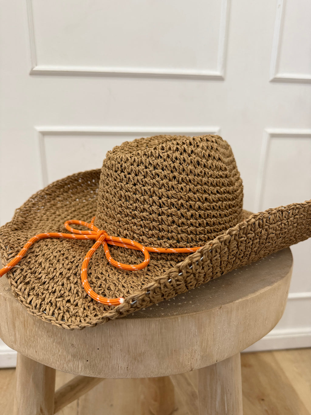 Cappello in rafia con cordoncino Hinnominate