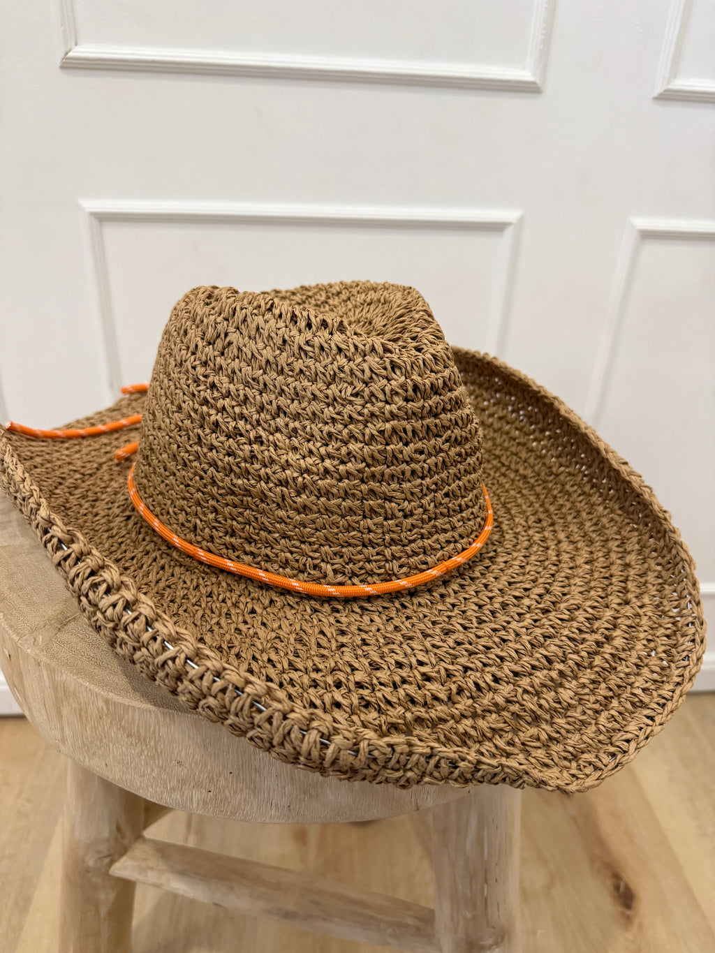 Cappello in rafia con cordoncino Hinnominate