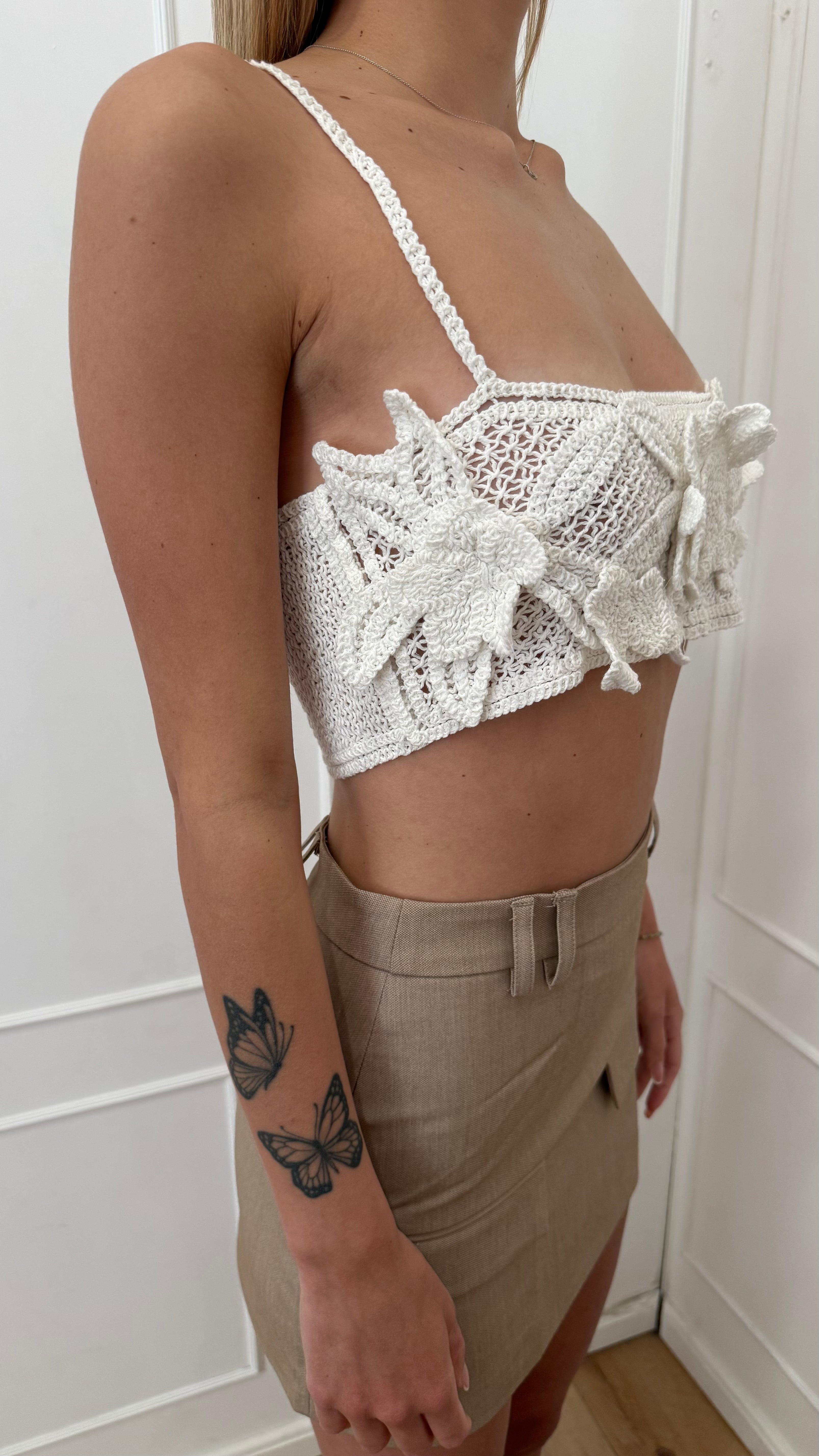 Top ricamo fiori Glamorous